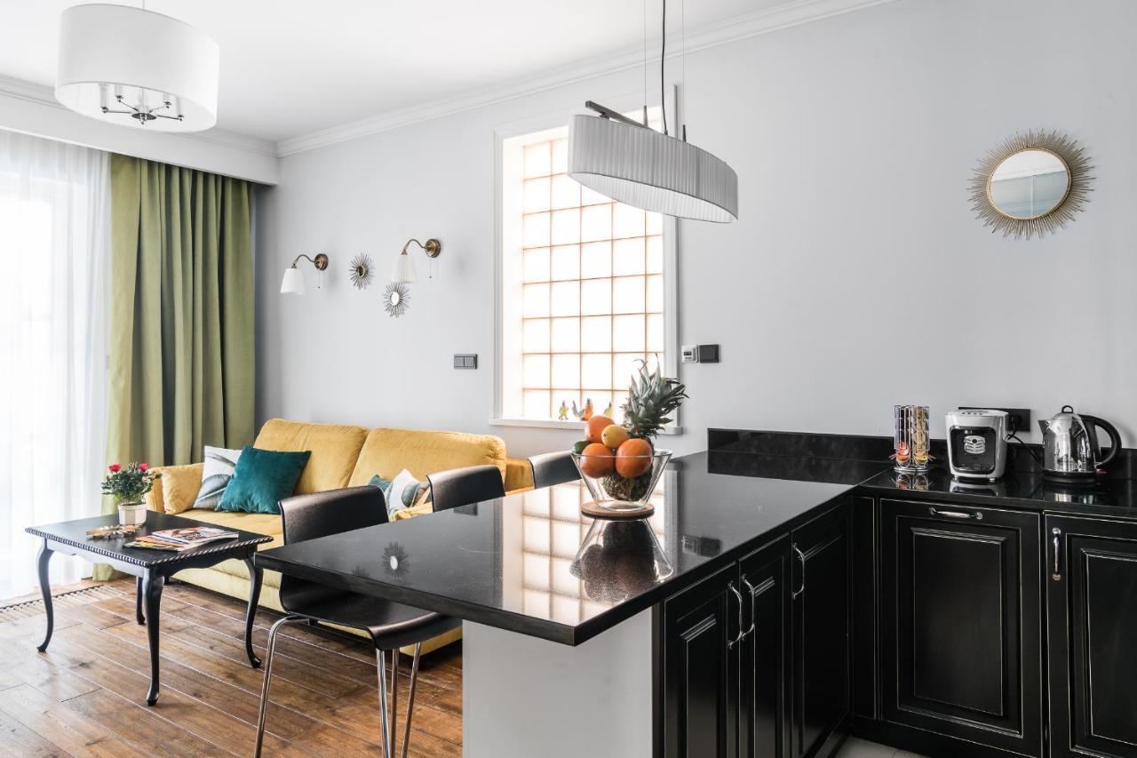 סופוט Sanhaus Apartments - Capri - Apartamenty 200 Metrow Od Plazy I Deptaka מראה חיצוני תמונה