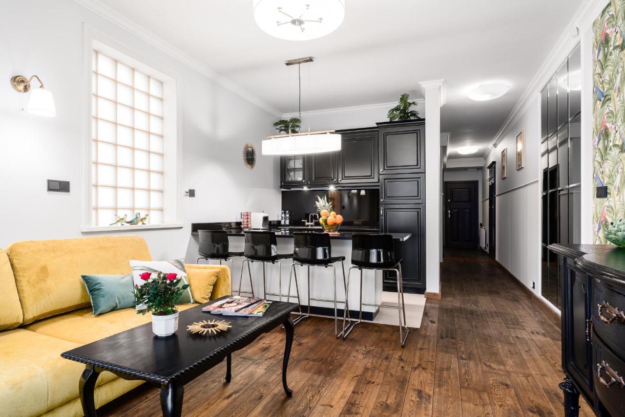 סופוט Sanhaus Apartments - Capri - Apartamenty 200 Metrow Od Plazy I Deptaka מראה חיצוני תמונה